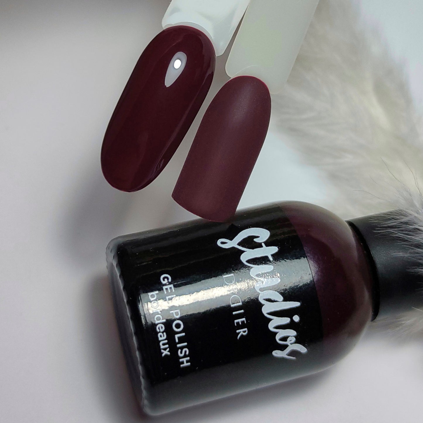 Gel polish Studios, bordeaux, HEMA & TPO-fri, 8ml