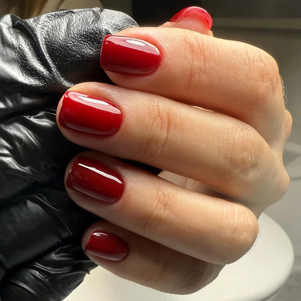 Gel nail polish Studios, red wine, 8ml