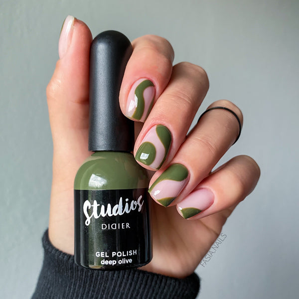 Gel polish Studios, deep olive,8ml