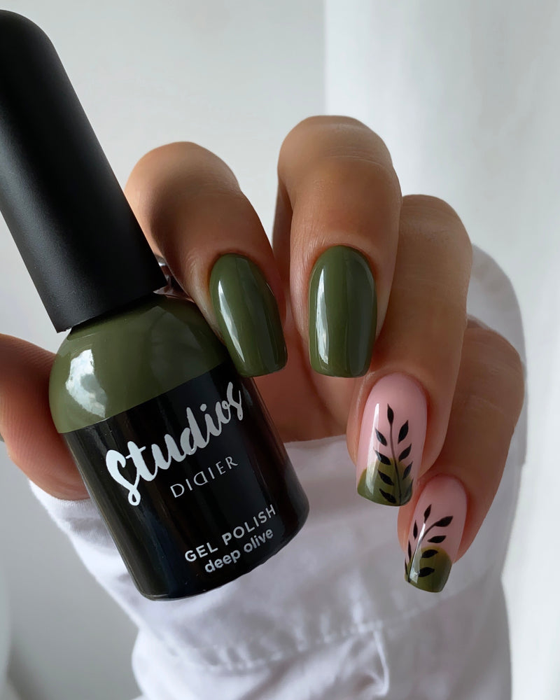 Gel polish Studios, deep olive,8ml